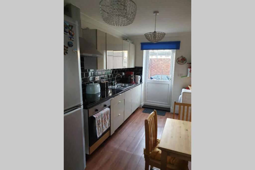 A Home Away From Home With A Big Welcome Erith Εξωτερικό φωτογραφία