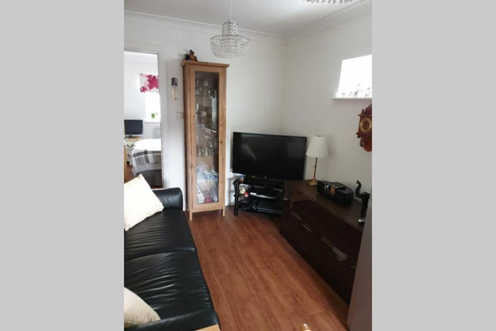 A Home Away From Home With A Big Welcome Erith Εξωτερικό φωτογραφία